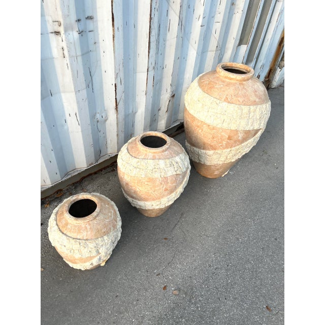 Postmodern Set of Three Large Postmodern Tasselated Mactan Stone Floor Vases. Circa 1980s For Sale - Image 3 of 18