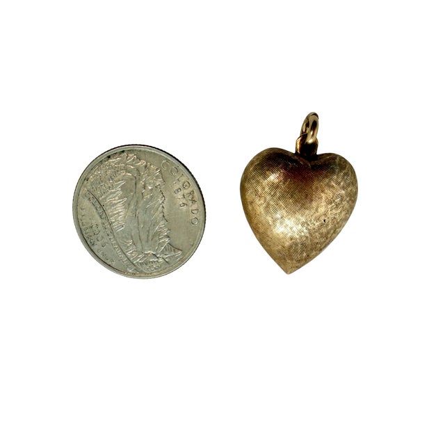 Traditional 1950s 14k Yellow Gold Puffy Heart Pendant With Florentine Finish For Sale - Image 3 of 4