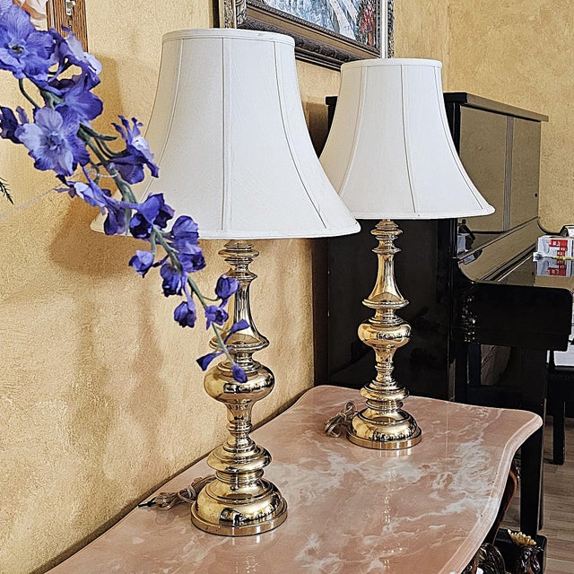 Metal Pair of Tall Brass Table Lamps With Ivory Bell Shades – Hollywood Regency Style For Sale - Image 7 of 18