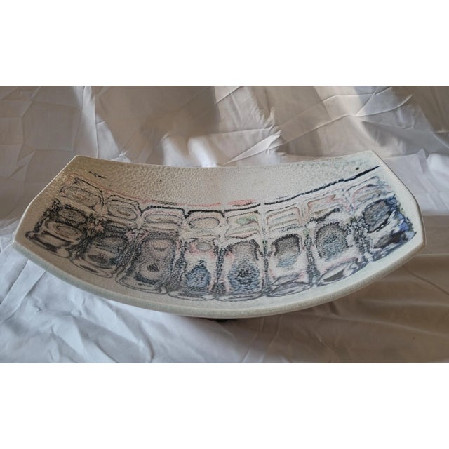 Contemporary 1990s Modernist Jennifer Owen Studio Pottery Footed Dish For Sale - Image 3 of 9