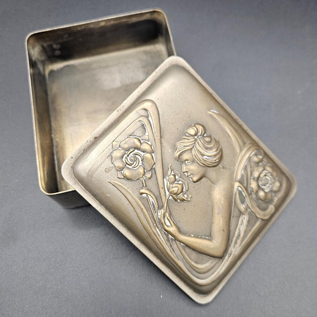 Antique Art Nouveau Silver-Plated Lidded Box, 1890s For Sale - Image 4 of 5
