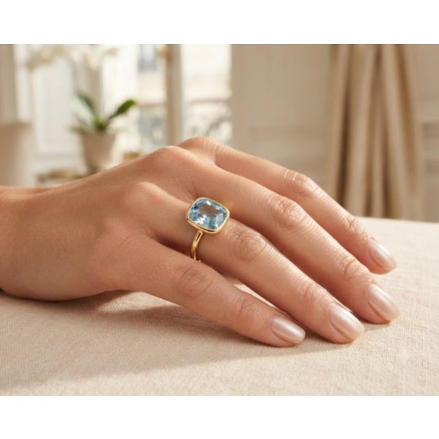 Gemstone Natural Aquamarine Ring in 14k Gold For Sale - Image 7 of 8