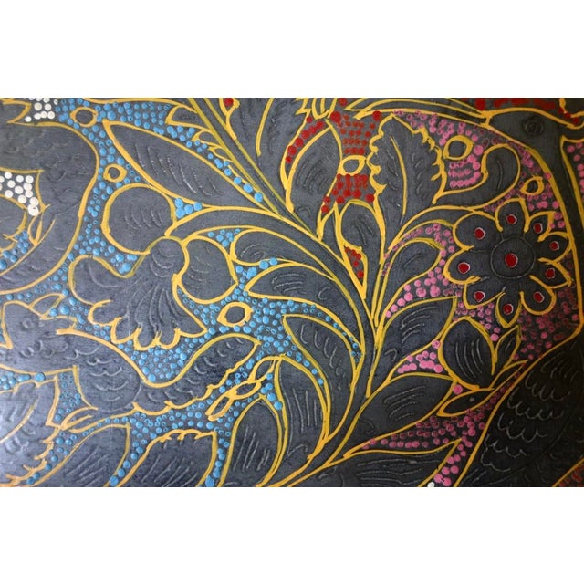 Mexican Pair of Signed Vintage Mexican Lacquer Trays by Damaso Ayala J., Mexico City, C. 1975 For Sale - Image 3 of 8