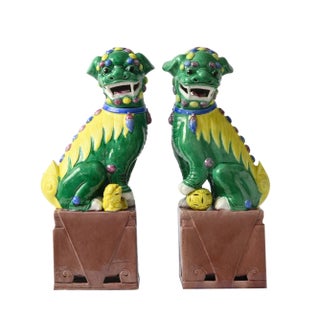Large Chinese Foo Dog Figurines, 1970s, Set of 2 For Sale
