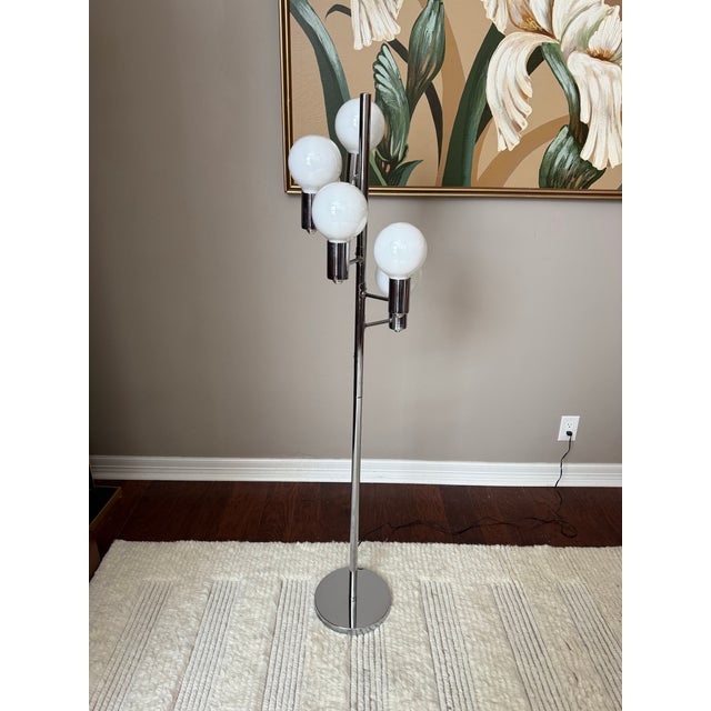 Robert Sonneman Vintage 1970s Mid-Century Modern Sonneman “Waterfall” Cascading Globe Floor Lamp in Chrome For Sale - Image 4 of 12
