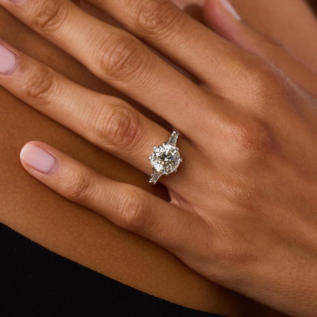 1960s Mid Century Gia 4.27 Carat Diamond Platinum Engagement Ring, Size 6.75 For Sale - Image 5 of 6