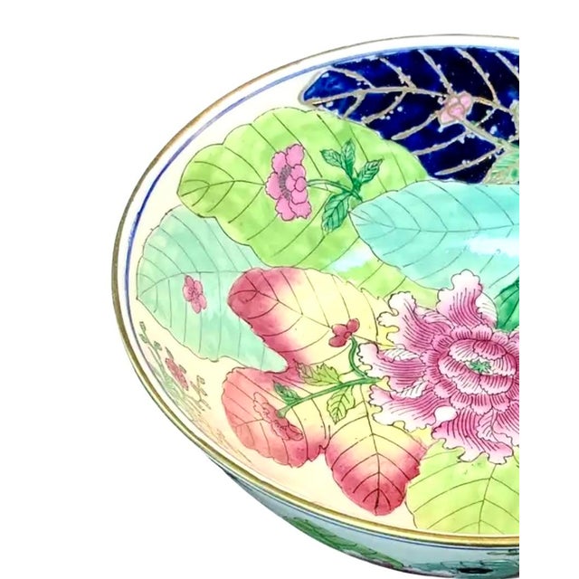 Chinese Vintage Chinese Export Tobacco Leaf Bowl With Gilt Rim For Sale - Image 3 of 9