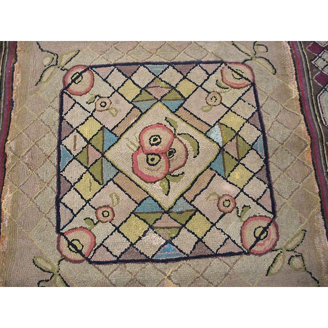 1930s Tan Camel Medallion Antique American Hooked Rug 4'2" X 4'2" Handknotted Wool Carpet For Sale - Image 4 of 5