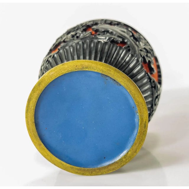 Chinese Chinoiserie Black and Red Cinnabar Lacquer Vase For Sale - Image 11 of 12