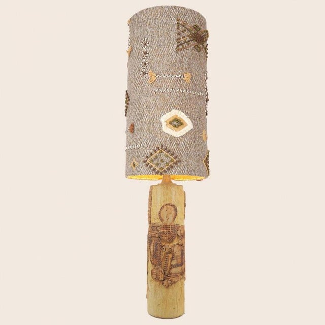 Beautiful large ceramic table or floor lamp by R. Rooke, Uk, 1970s. This lamp base brings refined elegance and rich visual...