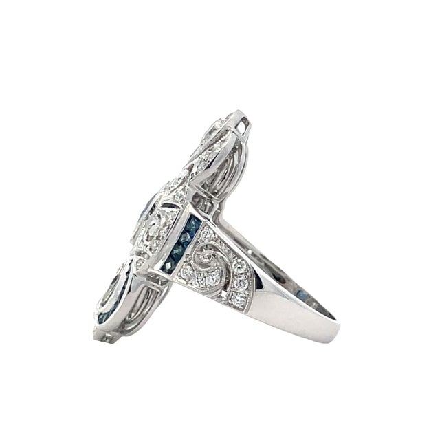 Early 21st Century Gorgeous 18k White Gold Ring With 1.15 Carat Natural Blue Sapphire & Diamonds, Size 6.75 For Sale - Image 5 of 11