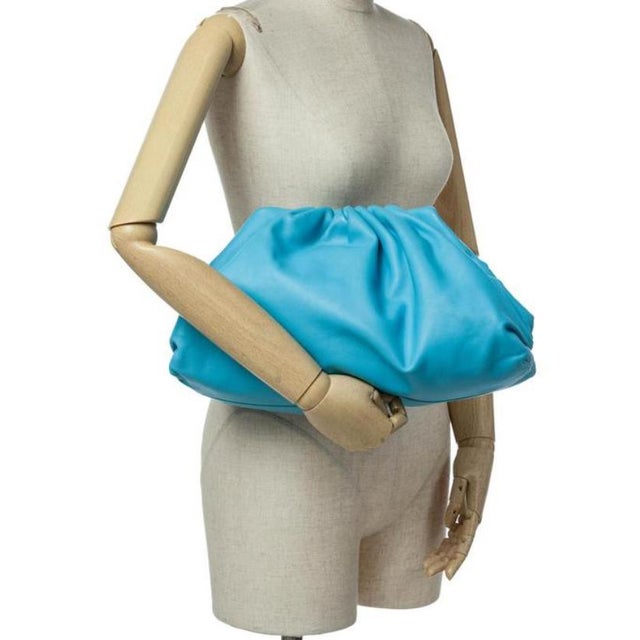 2019 Bottega Veneta Pouch Oversized Large Turquoise Blue Calfskin Leather For Sale - Image 11 of 16