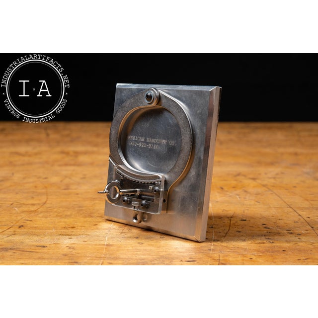 American Vintage Handcuff Cutaway Demonstration Model by American Handcuff Co. For Sale - Image 3 of 7