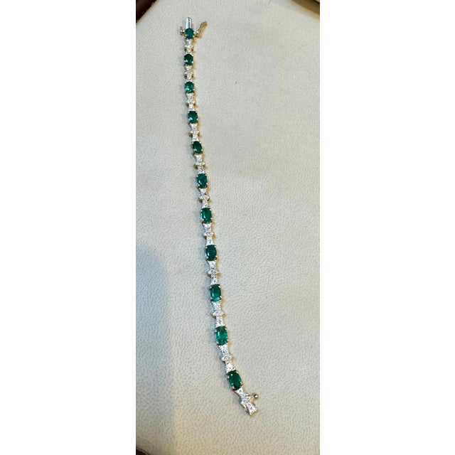 Contemporary 5 Carat Emerald Tennis Bracelet 14 Karat Yellow Gold, 6.5 Inch For Sale - Image 3 of 18