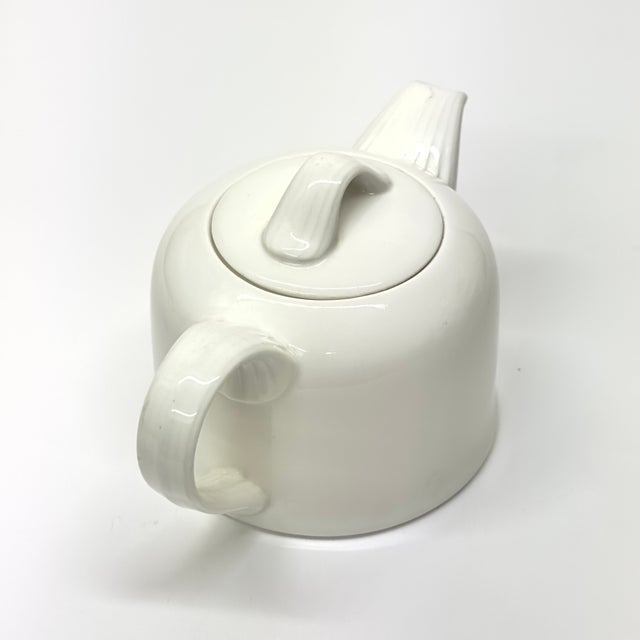Contemporary Classic 2-Cup Bone China Adriana Teapot by Villeroy & Bosch, Circa 2000 For Sale - Image 3 of 8