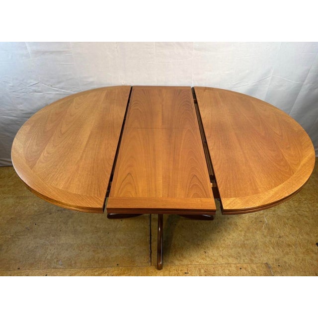 Brown Vintage Extending Round Dining Table in Teak by Parker Knoll, 1970 For Sale - Image 8 of 13