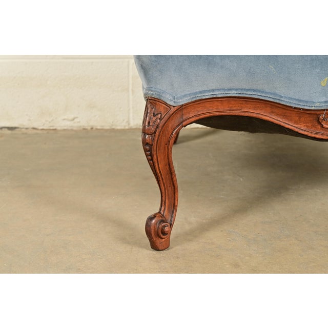 Baker Furniture Style French Provincial Louis XV Carved Walnut Velvet Upholstered Lounge Chair and Ottoman | Circa 1960s For Sale - Image 10 of 16