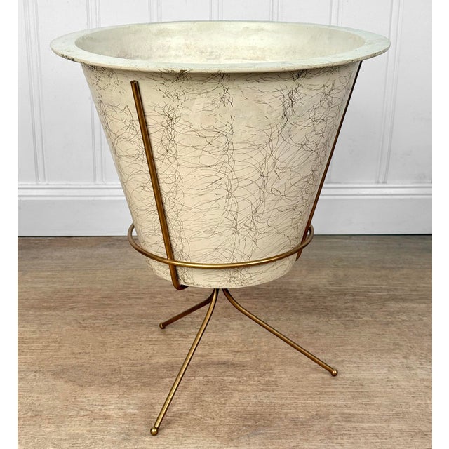 Mid-Century Modern Mid-Century Atomic Cream & Gold Fiberglass Planter W/ Tripod Stand For Sale - Image 3 of 9