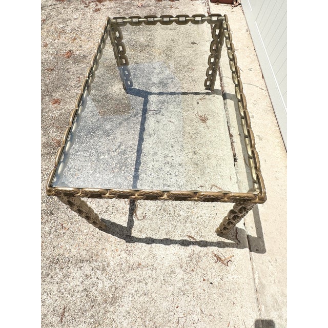 Mid-Century Modern Feathered Interlocking Chain Link Coffee Table in Gold Finish For Sale In New Orleans - Image 6 of 10