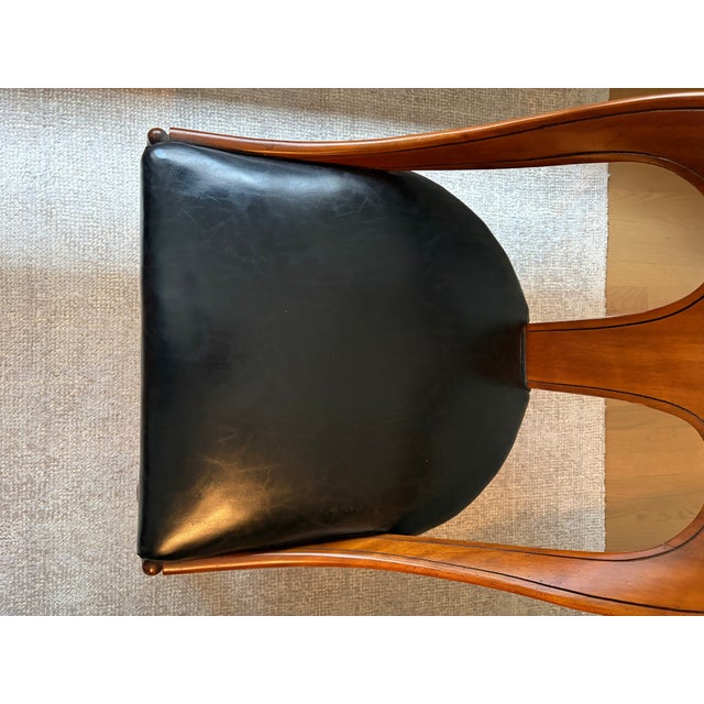 1960s Pair of Mid-Century Michael Taylor for Baker Mahogany Spoonback Slipper Chairs – Original Black Leather & Brass Tacks For Sale - Image 5 of 14