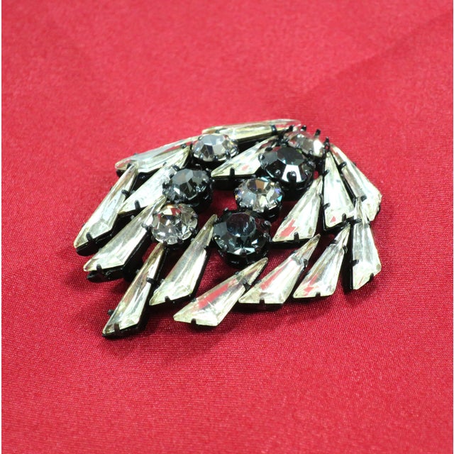 Mid-Century Modern Vintage Crystal Triangles "Black Diamonds" Brooch 1950s For Sale - Image 3 of 10
