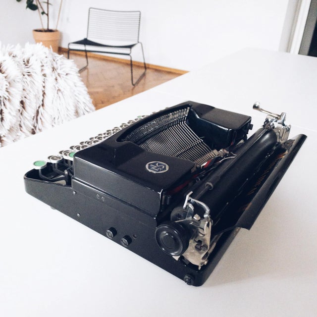 American S Qwertz Typewriter from Mirsa Ideal, 1930s For Sale - Image 9 of 14