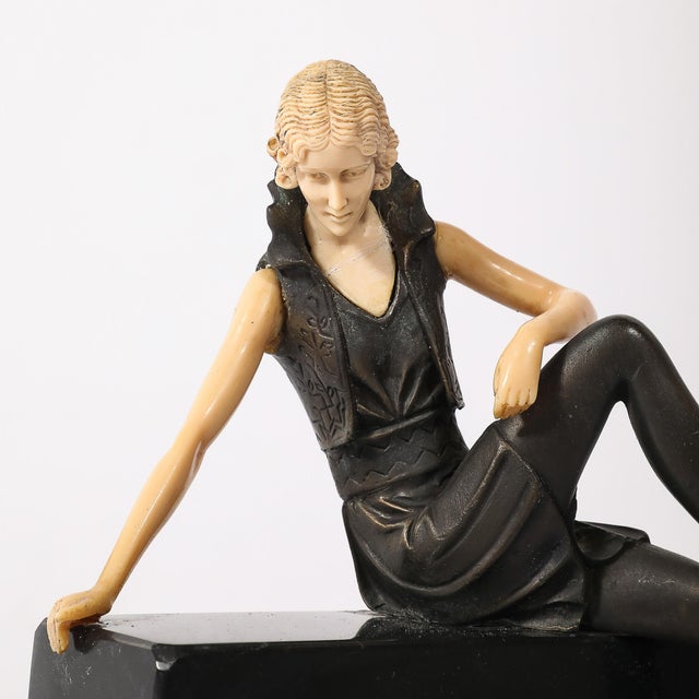 Art Deco Flapper Girl Sculpture in Bronze & Resin on Rectilinear Marble Base For Sale - Image 4 of 13