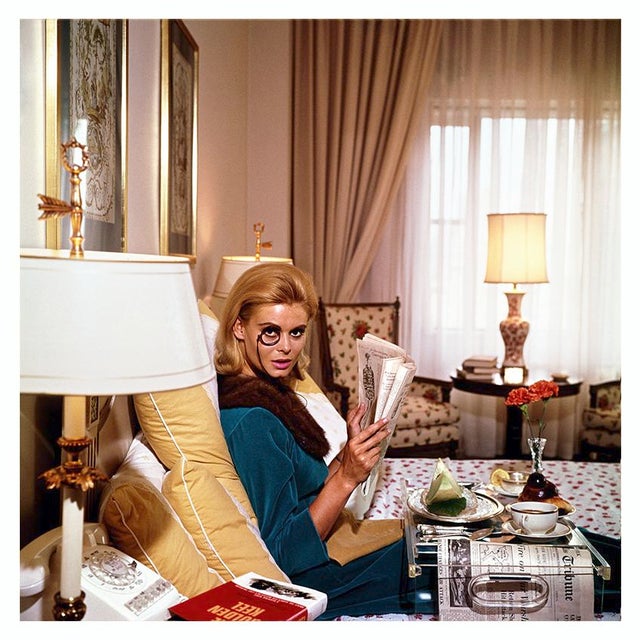 Monocled Miss 30 x 40 1964 Renata Boeck enjoying breakfast in bed at the Regency Hotel in New York, 1964. Slim Aarons Slim...