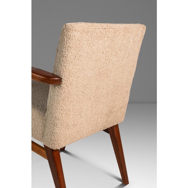 Rare Restored Mid-Century Modern Model C-108 Armchair in Walnut & Beige Bouclé Attributed to Jens Risom for Jens Risom Design, Usa, C. 1950s For Sale - Image 13 of 18