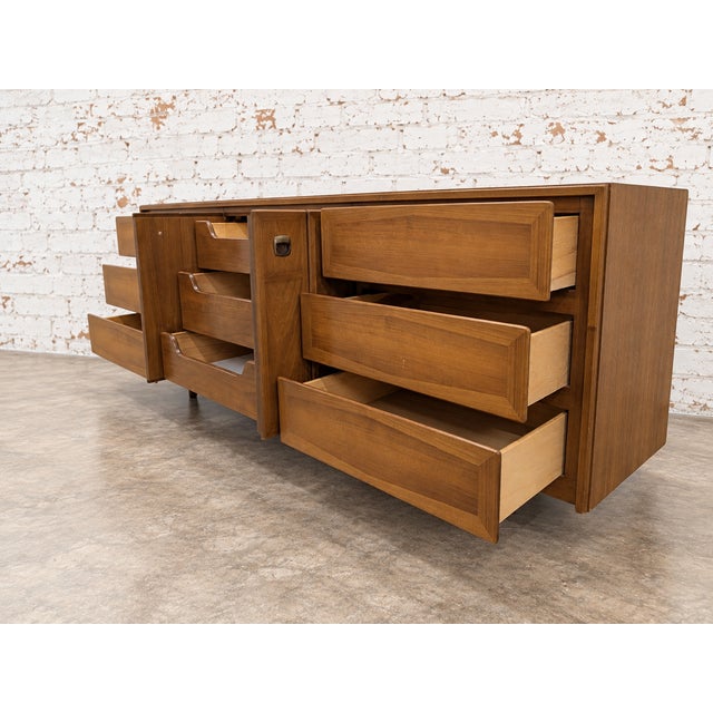 Mid-Century Modern Vintage MCM American of Martinsville Solid Wood 9 Drawer Triple Dresser For Sale - Image 3 of 8