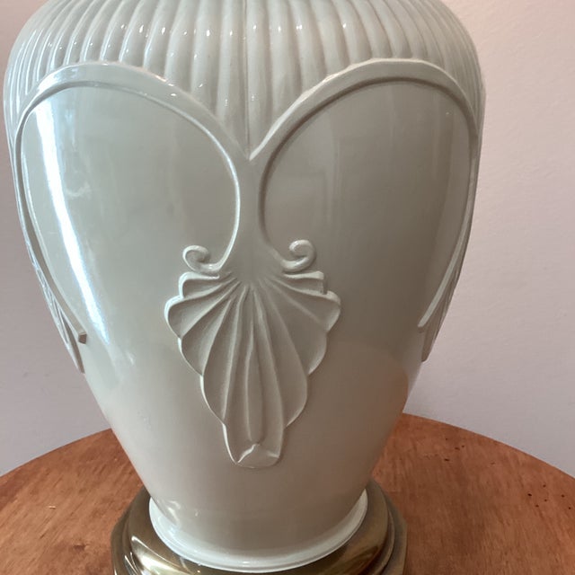 Ethan Allen Vintage Large Ivory Porcelain Embossed Leaf Design & Brass Lamp Footed Base by Ethan Allen For Sale - Image 4 of 12