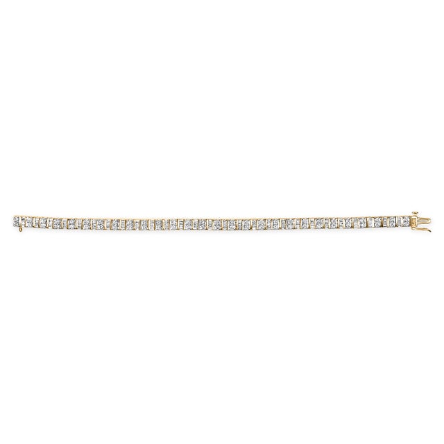 Contemporary 10K Yellow Gold 4.0 Cttw Alternating Baguette & Round Cut Diamond Bezel- & Prong-Set 7" Tennis Bracelet (G-H Color, SI1-SI2 Clarity) For Sale - Image 3 of 8