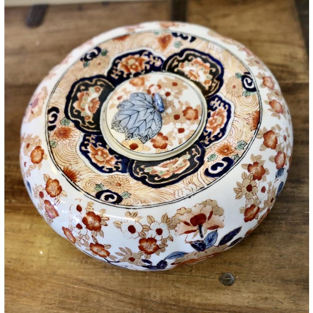 Imari Vase Lamp and Bowl with Cover, 1930s, Set of 2 For Sale - Image 3 of 9
