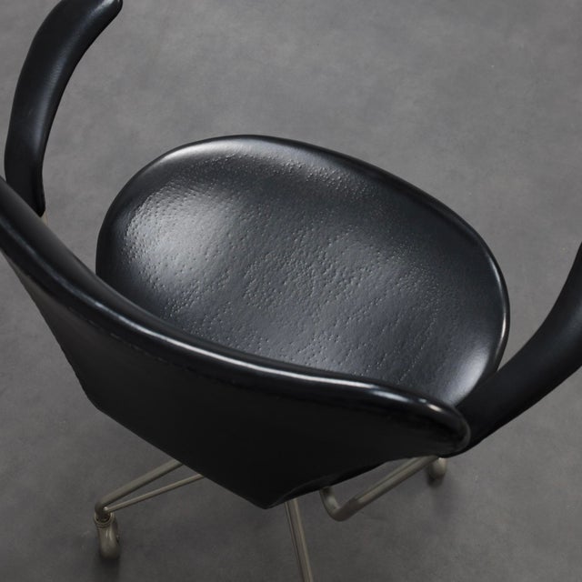 Model 3217 First Edition Office Chair by Arne Jacobsen for Fritz Hansen, 1950s For Sale - Image 10 of 12