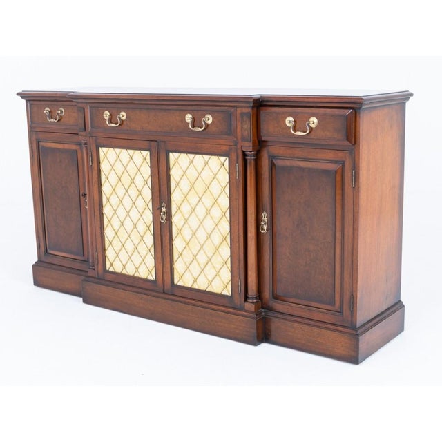 1920s Georgian Revival Walnut Breakfront Sideboard, 1920s For Sale - Image 5 of 5