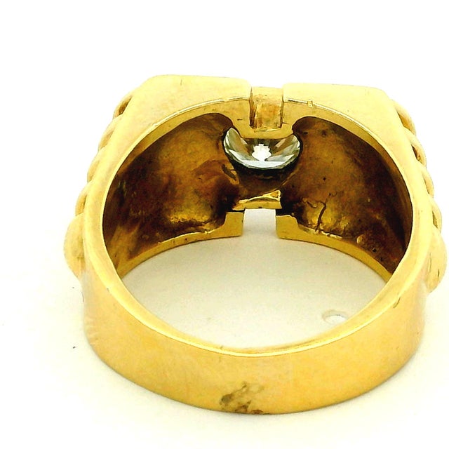 Vintage Modernist 18k Gold Architectural Diamond Ring, Size 8 For Sale In Miami - Image 6 of 12