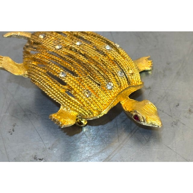 1950s Sea Turtle Gold Tone/Rhinestone Brooch For Sale - Image 5 of 5