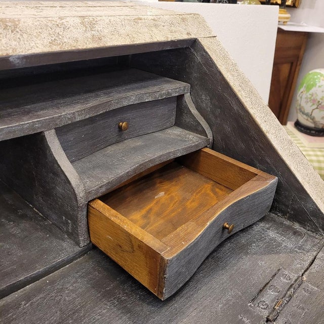 Provencal Louis XV Style Chest of Drawers, France, 19th Century For Sale - Image 16 of 18