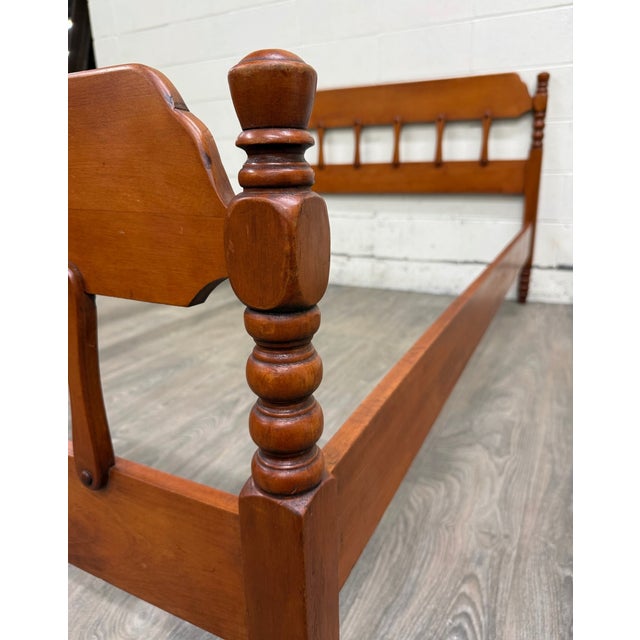 Brown Vintage Full Size Early American Colonial Style Maple Spindle Low Poster Bed For Sale - Image 8 of 10