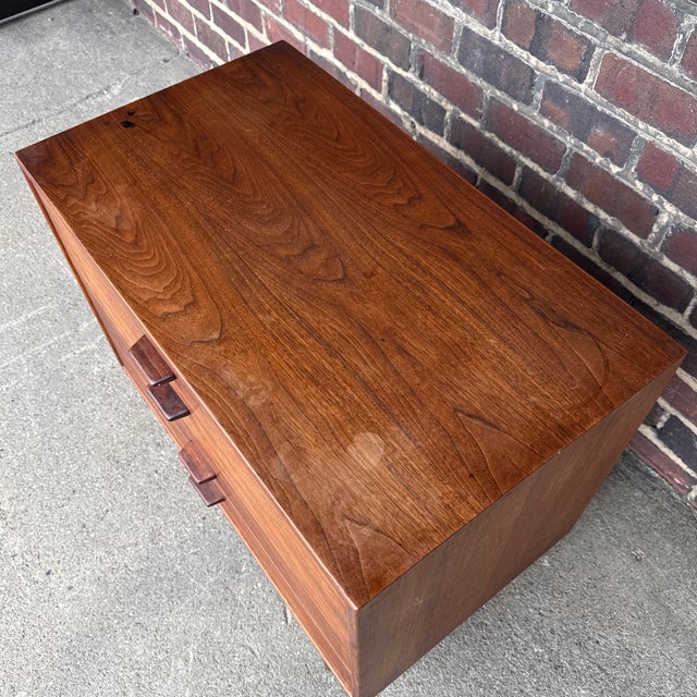 Mid 20th Century Jen’s Risom 4 Drawer Chest in Walnut For Sale - Image 5 of 11