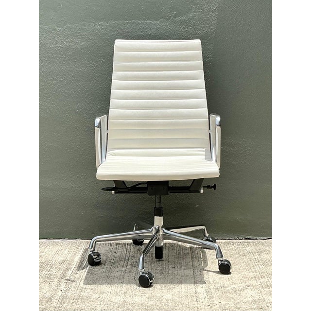 Metal Vintage Eames for Herman Miller Aluminum Group Management Chair For Sale - Image 7 of 18