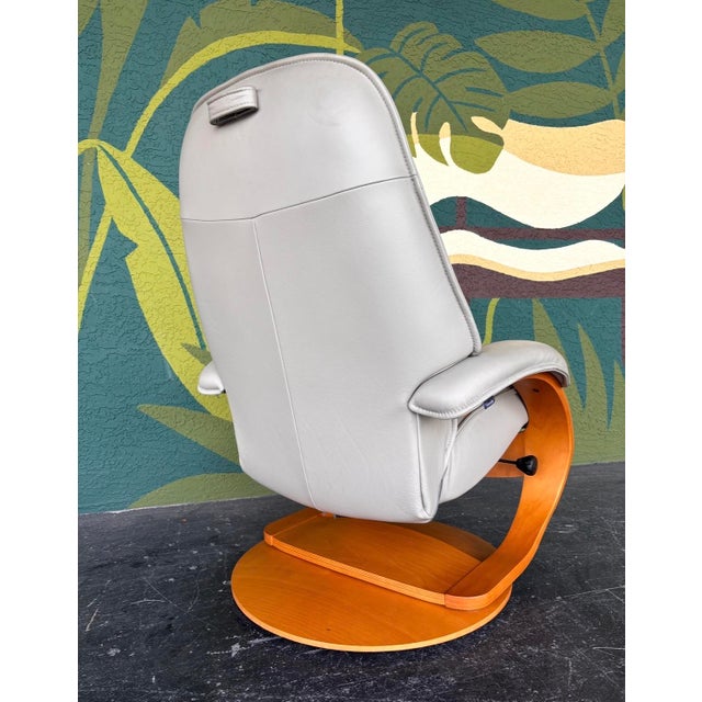 Mid-Century Modern Danish Modern Fjords Admiral Leather Recliner W Otto Pair For Sale - Image 3 of 13