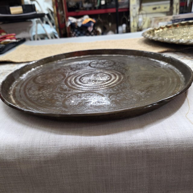 Metal 1900s Antique Indian Brass Tray Large 19 Inch Engraved Benares Coffee Table Charger For Sale - Image 7 of 12