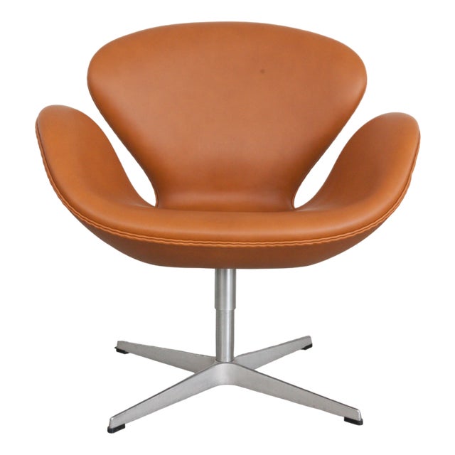 Swan Chair by Arne Jacobsen For Sale