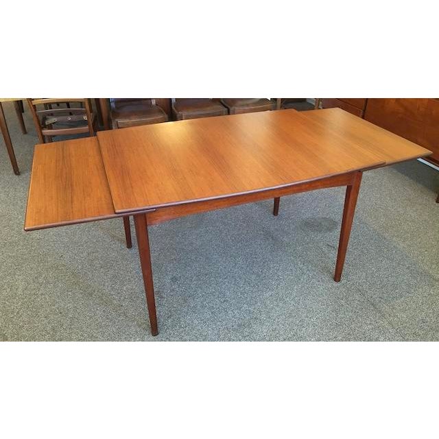 Wood Mid Century Modern Extending Teak Dining Table c.1960 For Sale - Image 7 of 11