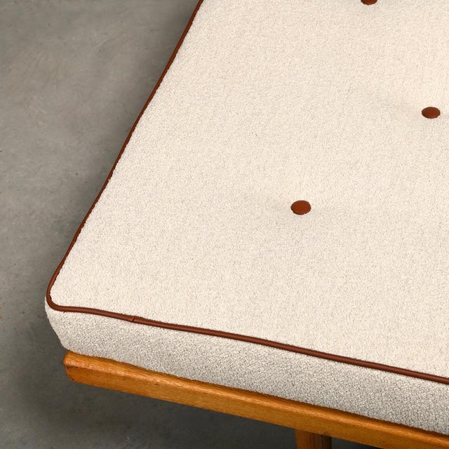 Scandinavian Daybed Model 190 in Oak, Bouclé and Leather attributed to Børge Mogensen, 1960s For Sale - Image 10 of 17