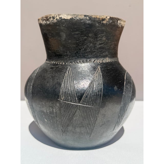 Sculptural African Burnished Earthenware Beer Vessel, Smoke-Fired With Incised Geometry, Early 20th C For Sale - Image 4 of 6