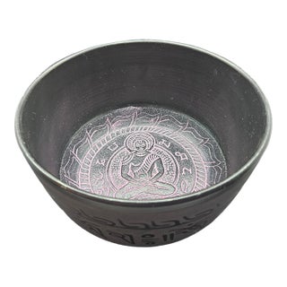 Hand-Etched Purple Haze Tibetan Singing Bowl For Sale