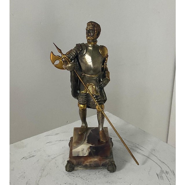 The figure of a British knight in a military role, created by the recognized Italian master Giuseppe Vasari (1934 - 2005)...