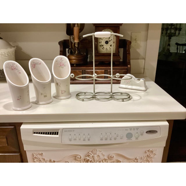 1980s 1980s Rare Pfaltzgraff Tea Rose Flatware Caddy Silverware Utensil Holder With Stand. Harder to Find Caddy. For Sale - Image 5 of 11